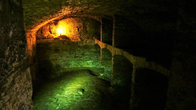 The darkness of the South Bridge vaults in Edinburgh